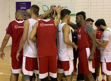 Treino do FlaBasquete no Uruguai - 16-09-2019