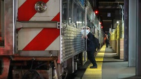 Masks still required on CTA, Metra despite judge’s ruling to strike down national mask mandate