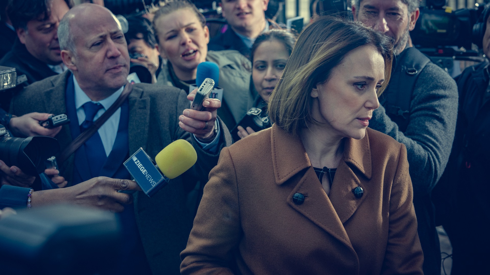 Keeley Hawes as Amanda Thirsk