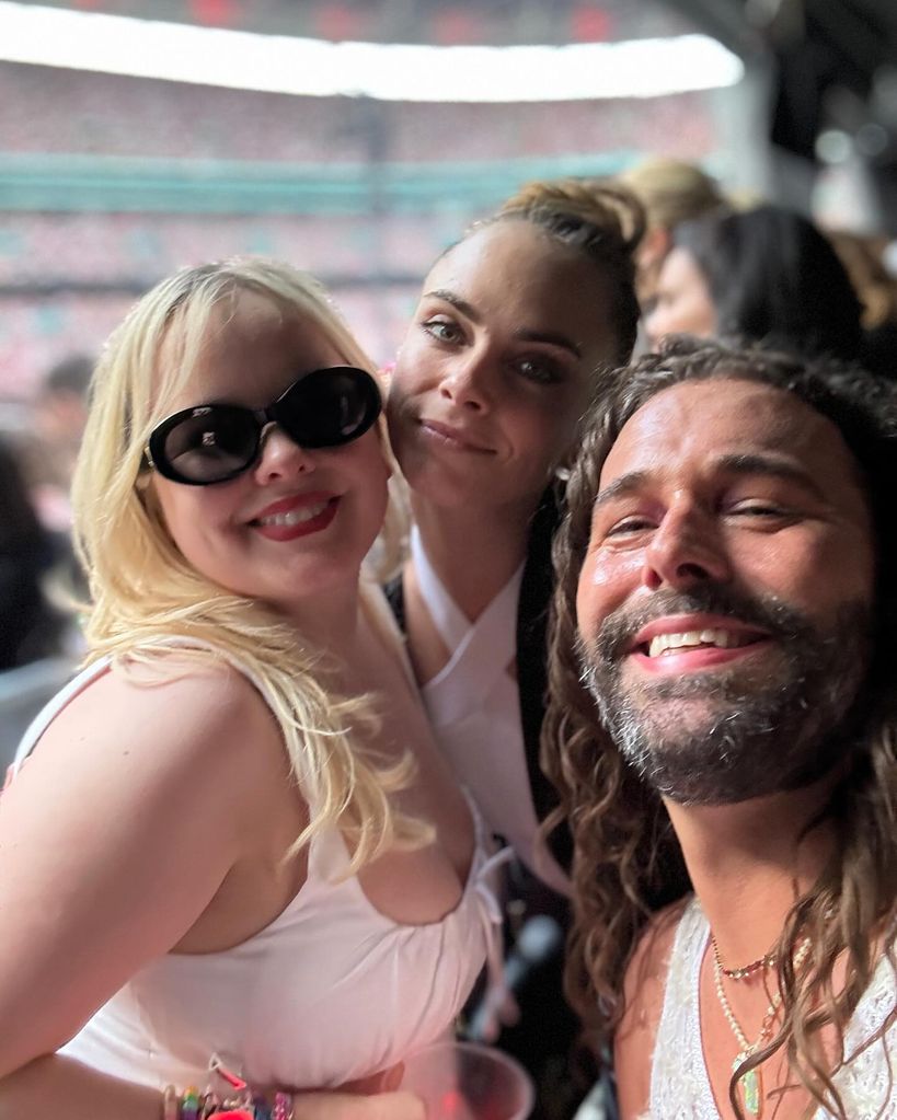 Cara was pictured enjoying Taylor's first night in Wembley alongside  Nicola Coughlan and Jon Van Ness