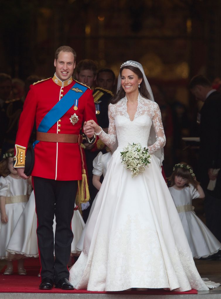 Kate and William wedding photo leaving Westminster Abbey