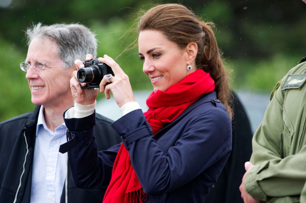 Kate Middleton taking photographs in Canada, 2011