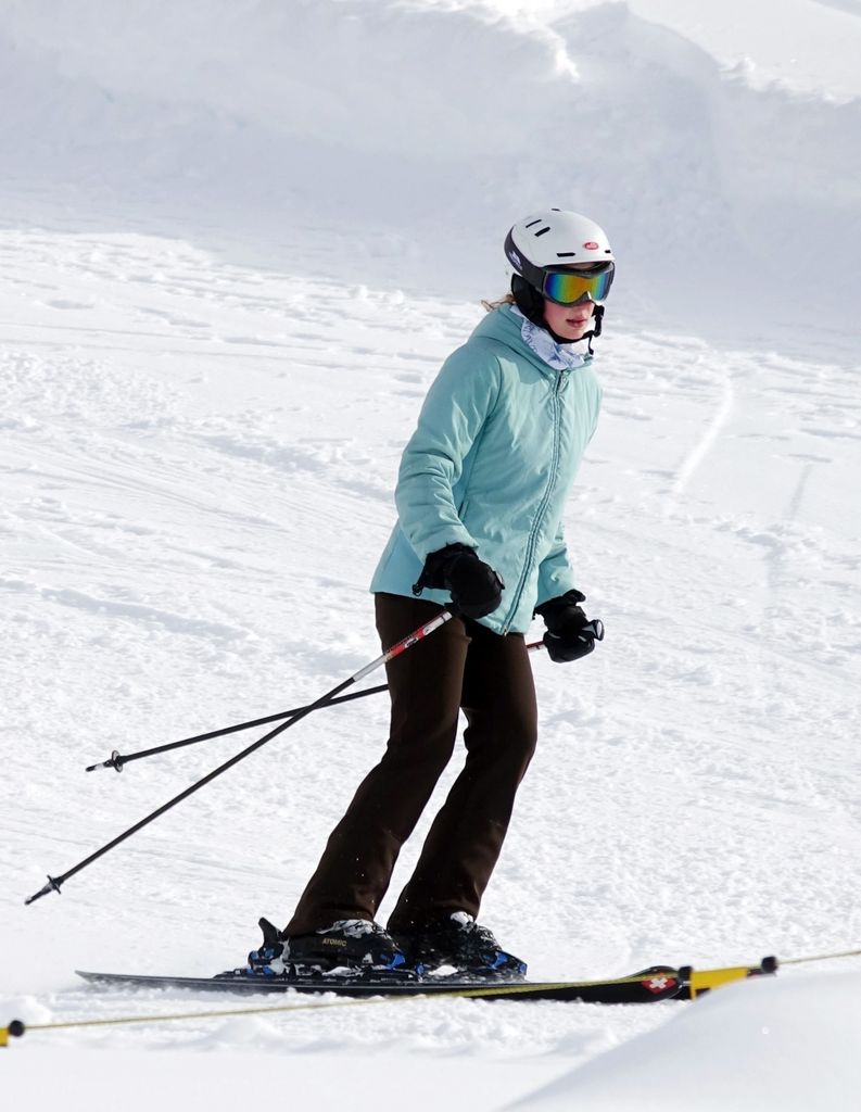 Lady Louise Windsor skiing