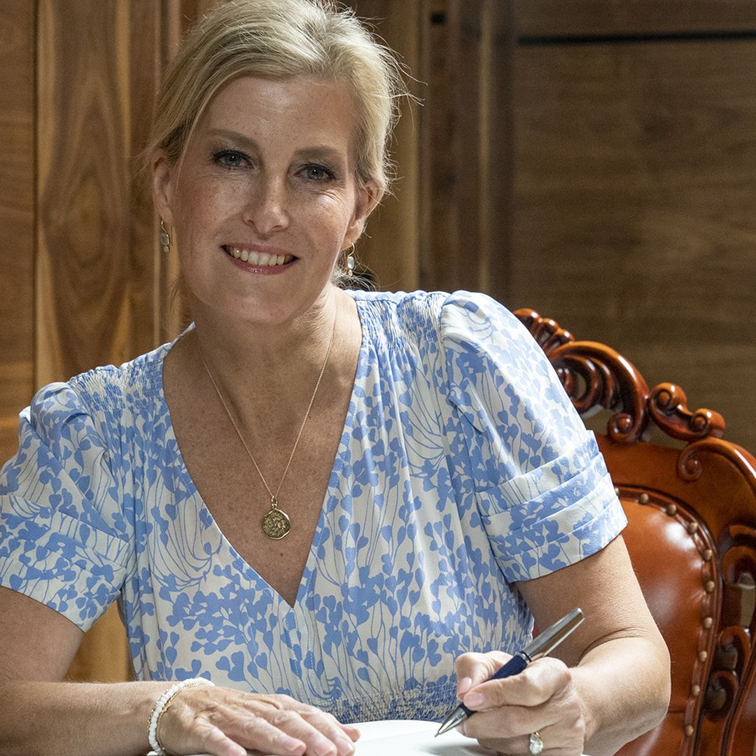 Prince William, Duchess Sophie and more left-handed royals revealed