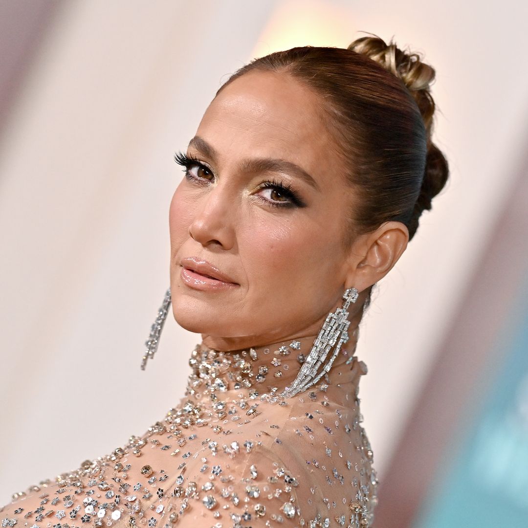 Jennifer Lopez poses with rarely-seen lookalike sisters during family reunion in NYC