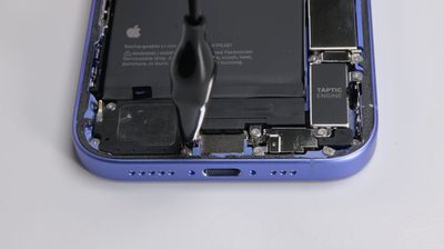 iFixit iPhone 16 Battery Removal