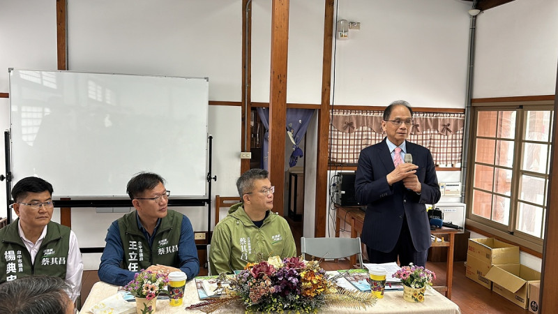 立法院長游錫堃提到，蔡惠如對台灣民主運動發展與文學史都有非常重大的影響。   圖：蔡其昌辦公室提供。