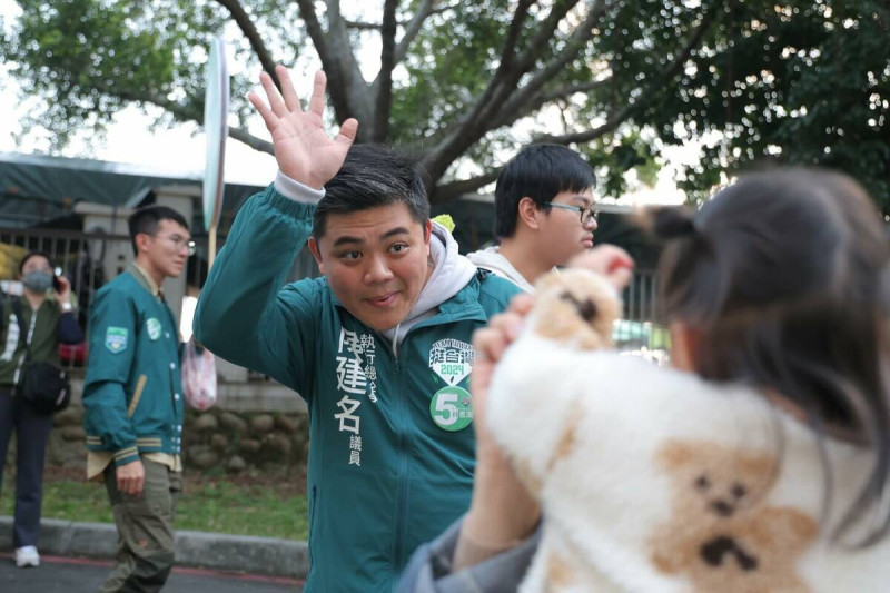 民進黨新竹市黨部主委、新竹市議員陳建名。   圖：翻攝自陳建名臉書