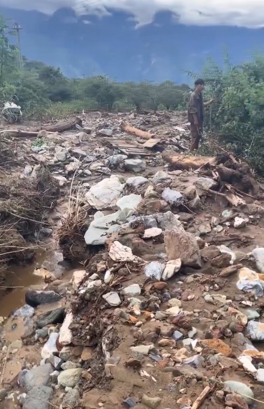 四川雅安漢源縣馬烈鄉 20 日突發土石流，造成10人死亡，29人失蹤。   圖：翻攝自李老師不是你老師 X 帳號