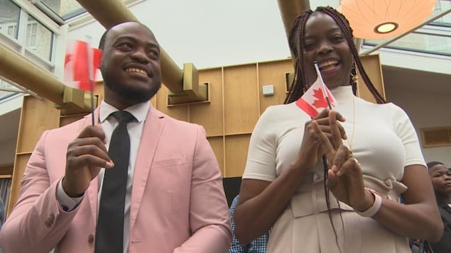 Henry and Oreo Amogu became Canadian citizens during a Monday morning ceremony in Winnipeg. The married couple met in Nigeria, sticking together through bouts of long distance. 