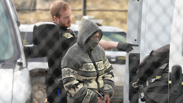 Karima Manji, who pleaded guilty to defrauding Inuit organizations, was taken into custody in Iqaluit on June 24, 2024, after a judge decided to revoke her bail. 