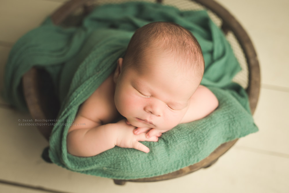 Circular bowl prop for newborn portraits