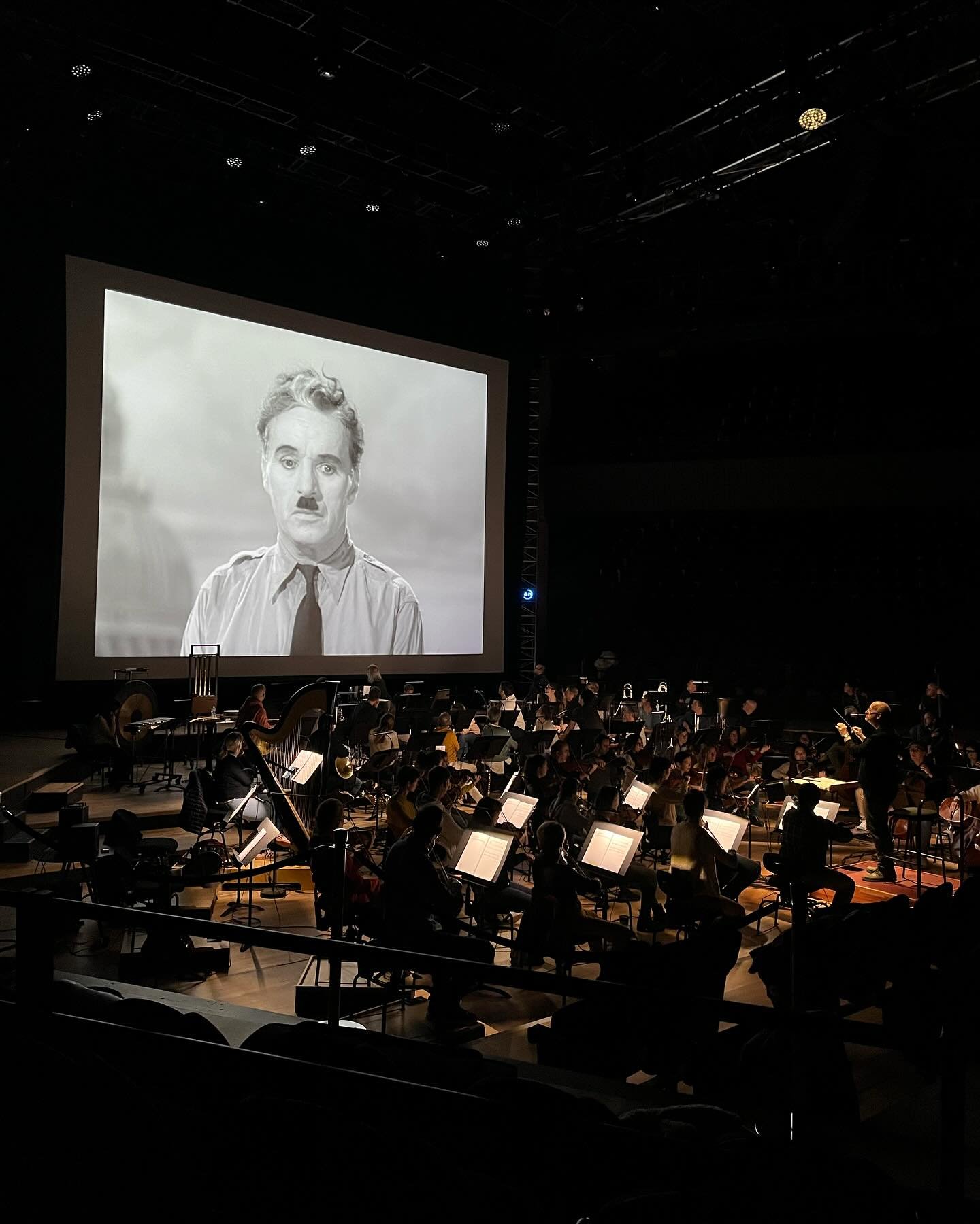 Heureuse de jouer avec l&rsquo;@onct_toulouse sous la direction de Timothy Brock pour deux concerts, demain et dimanche &agrave; la @halleauxgrains de Toulouse !

I&rsquo;m delighted to be playing with the Orchestre National du Capitole de Toulouse c