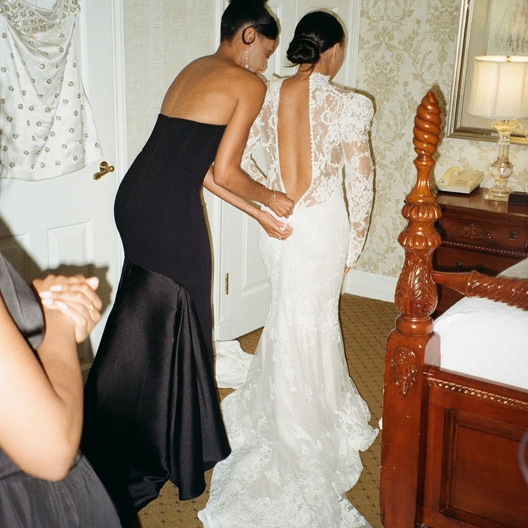 We never lost on just how gorgeous our brides are - inside and out. 

Our bride Nia wearing @inesdisanto photographed by @unionmadefilms 

Bride | @itsniaalleyne 
Gown | @inesdisanto from @markingramatelier 
Stylist | @deanna_styling 

#lacegown 
#we