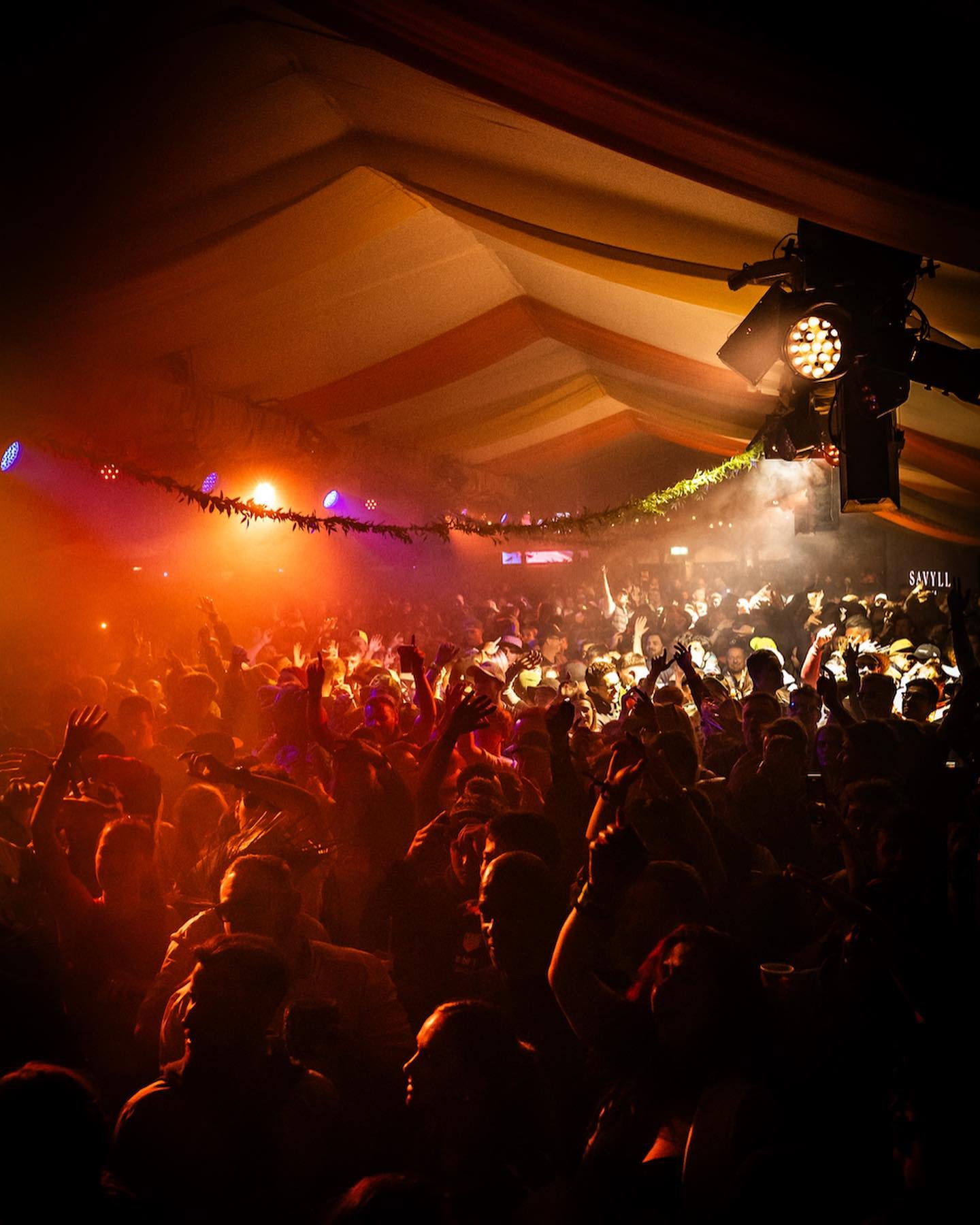 Loving the late night vibes at the Silverstone Mahiki T1 enclosure this summer. You guys brought the fun ALL.. WEEKEND🍍 ⁣
⁣
#MAHIKI #SilverstoneGrandPrix #Silverstone2025 #MahikiSilverstone #SummerParty