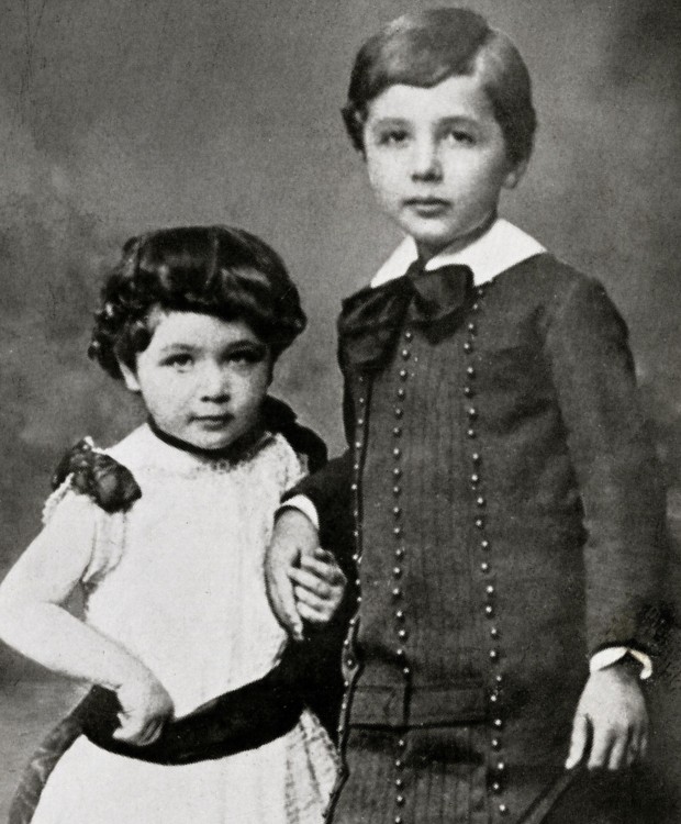 Little Einstein with his sister Maja Einstein