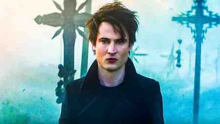 Tom Sturridge in The Sandman