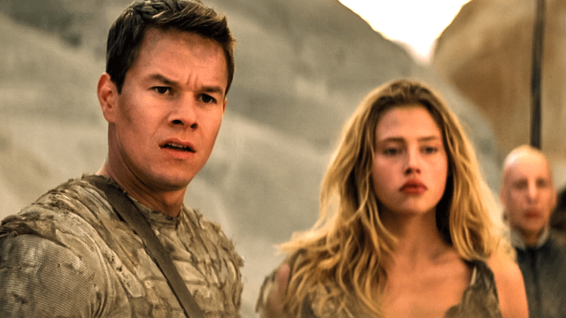 Mark Wahlberg and Estella Warren in Planet of the Apes