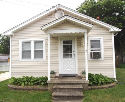 Relaxing bayside bungalow close to historic Cape May and Wildwoods