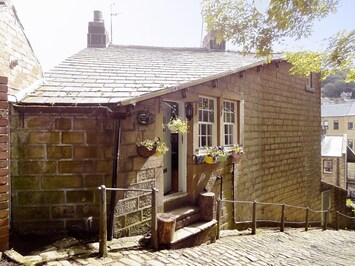 Image of 3 bedroom accommodation in Hebden Bridge Birkenhead Cottage