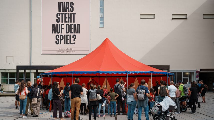 Alles „Tatää“: Das Tiroler Landestheater feiert sich in Innsbruck selbst