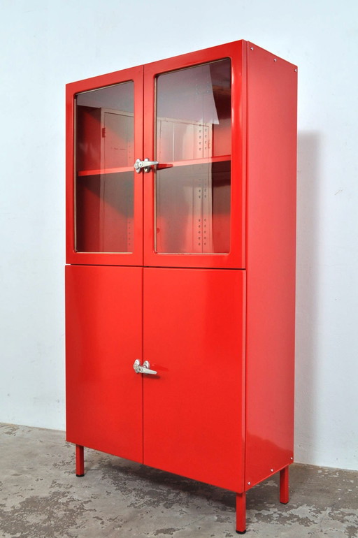 Vintage Apotheker Schrank In Rot