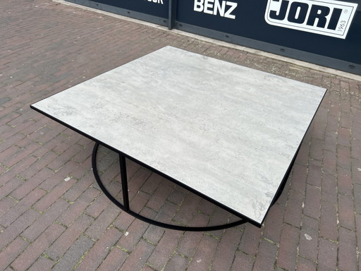 Leolux Prismo coffee table 100x100