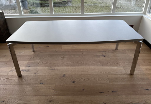 Leolux Dining Table 'Niobe'