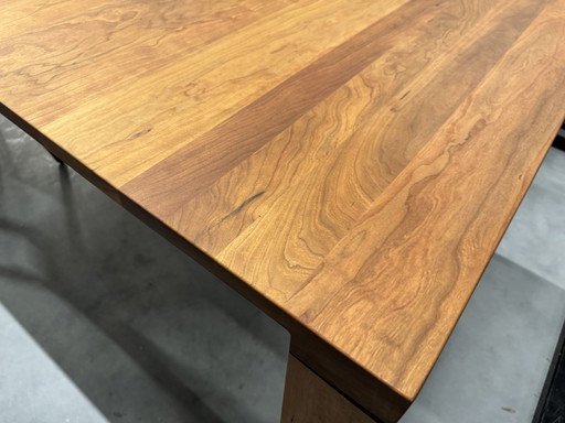 Leolux Vivre Dining Room Table Cherry wood l200