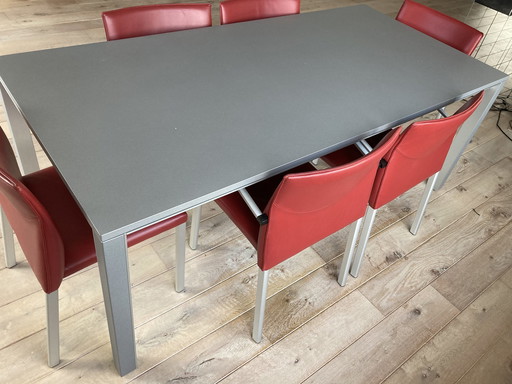 Leolux Myto Izaki series table with 6 chairs