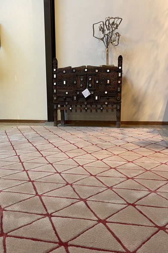 Image 1 of Leolux Girisha carpet red