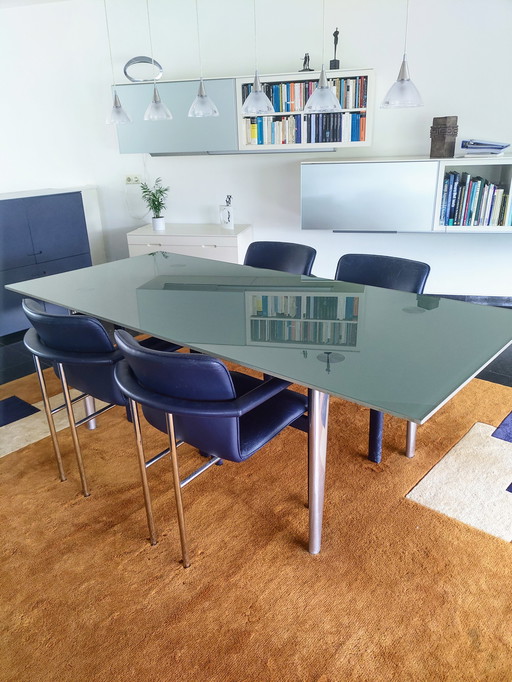 Leolux dining room table, model Farandole