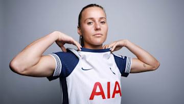 Hayley Raso will stay at Spurs until 2026 