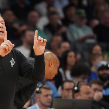 March 21, 2024, Charlotte, NC, USA; Michigan State Spartans head coach Tom Izzo gestures against the Mississippi State Bulldogs in the first round of the 2024 NCAA Tournament at the Spectrum Center. Mandatory Credit: Jim Dedmon-USA TODAY Sports