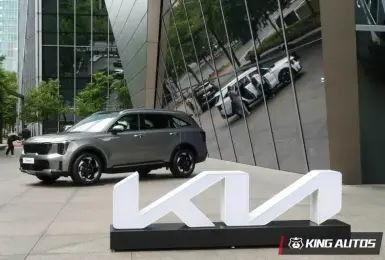 小改款《Kia Sorento》165.9萬元起 渦輪油電車款配備更豐富 首波配額剩一半