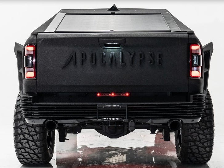 0613-Drake-apocalypse-truck-photos-primary-5