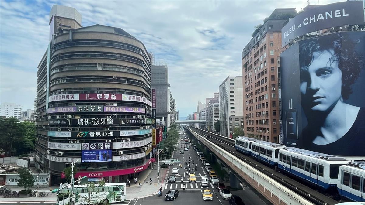 忠孝商圈一片空蕩 人勒？在地房仲激讚「這條街」：熱度掩蓋整個東區