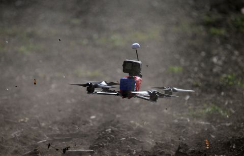 Pluie de drones des deux côtés, au 962e jour de guerre