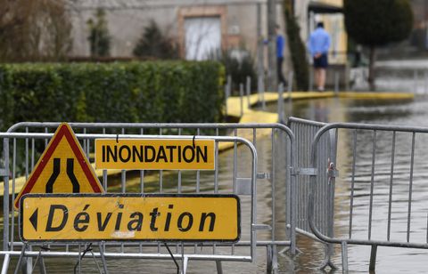 Le Rhône et l’Ain se retrouvent les pieds dans l’eau