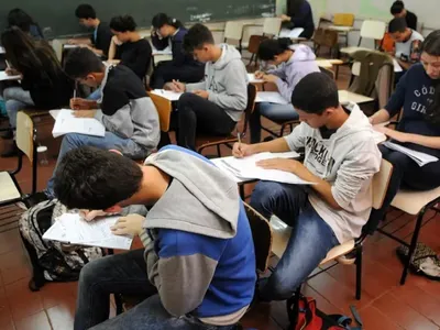 Matemática causa ansiedade em 81% dos estudantes brasileiros, indica pesquisa