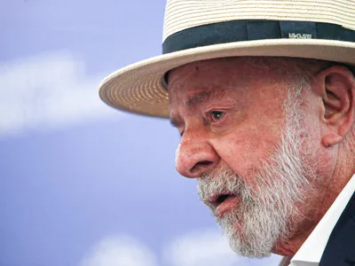 Lula tem reuniões no Torto em meio a impasse das emendas