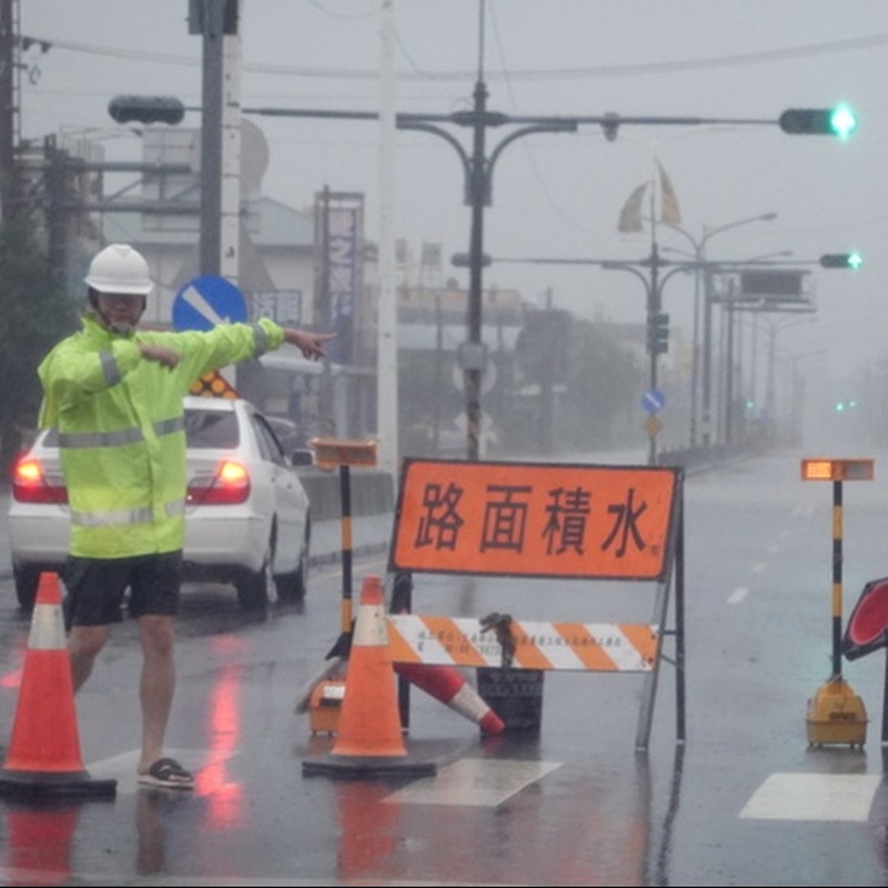 高屏「雙園大橋」疑路面塌陷！曾緊急封閉檢查，現已解封