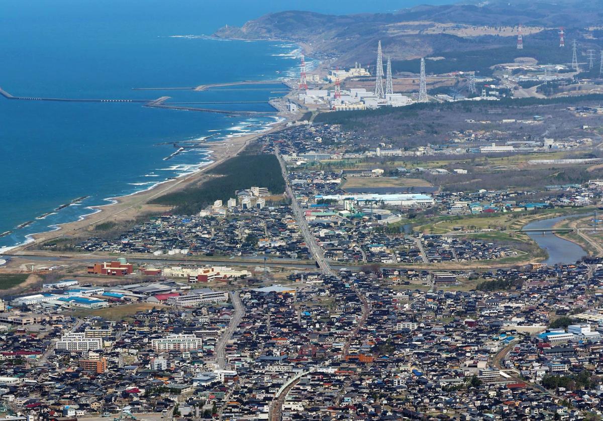 柏崎刈羽原発と柏崎市の市街地