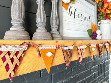 finished diy holiday pie felt garland