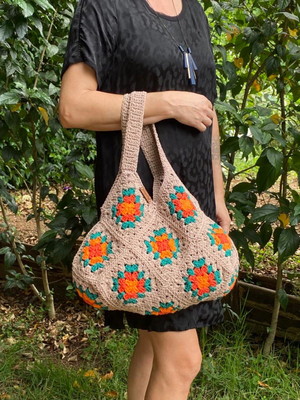 Bolsa granny square de algodão.