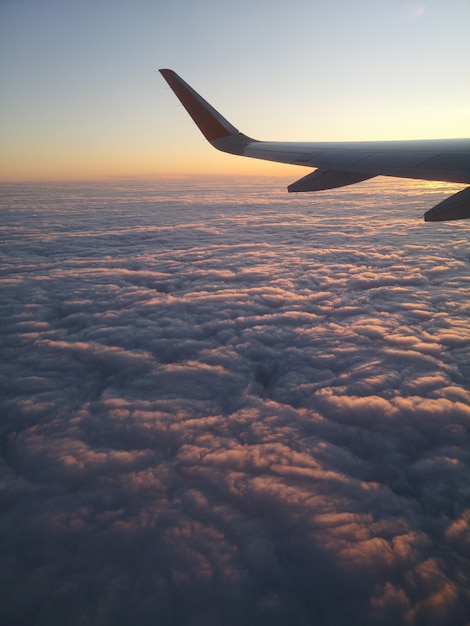 Nuvole al tramonto da un aereo