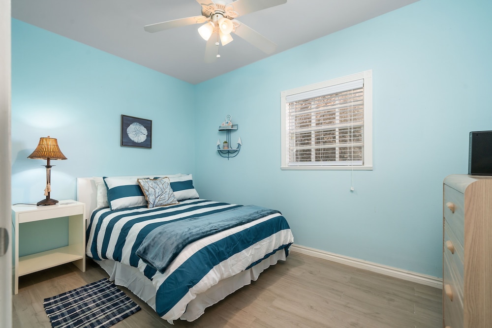 Beach, Ocean View Pool, King Bed - Walking Distance To 2 Restaurants & Beaches. - The Bahamas