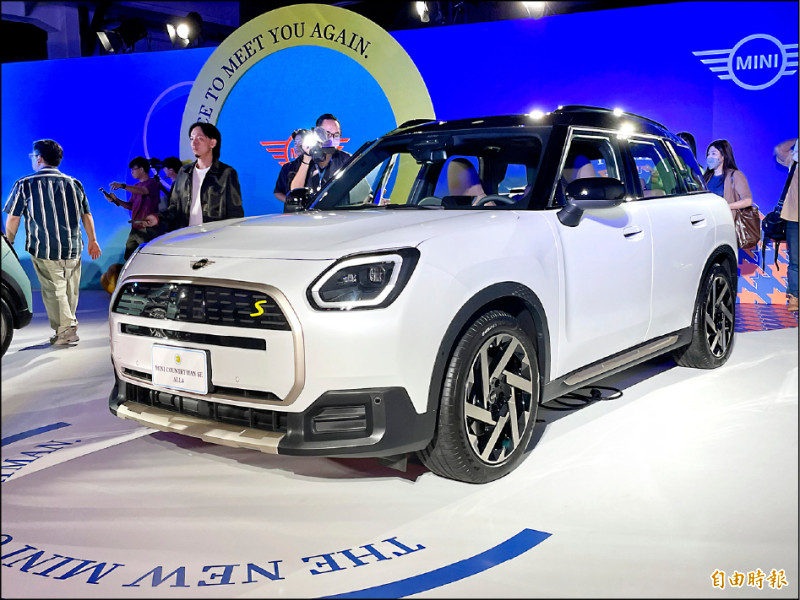 新一代英倫潮流掀背MINI Cooper登台   純電休旅Countryman SE ALL4同步現身