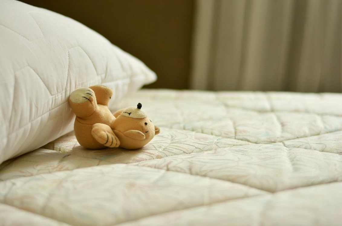 ▼小孟老師表示，七夕應避免在床上擺放娃娃。（示意圖／Pixabay）