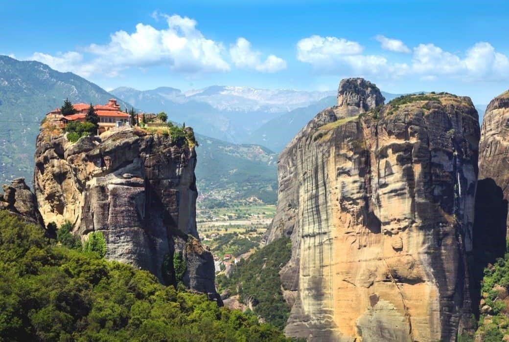 天空之城（Meteora）。